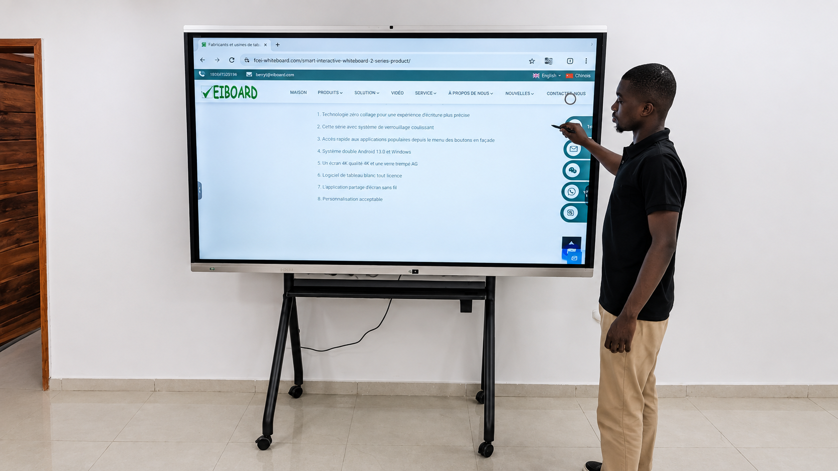 Démonstration des fonctionnalités tactiles de l’écran EIBOARD